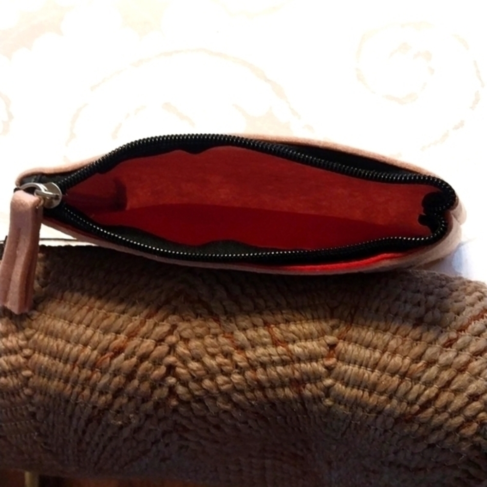 Unique Boutique Heartfelt NWT Felt Clutch Cosmetic Bag Handbag Coins Tan Red - Picture 6 of 8